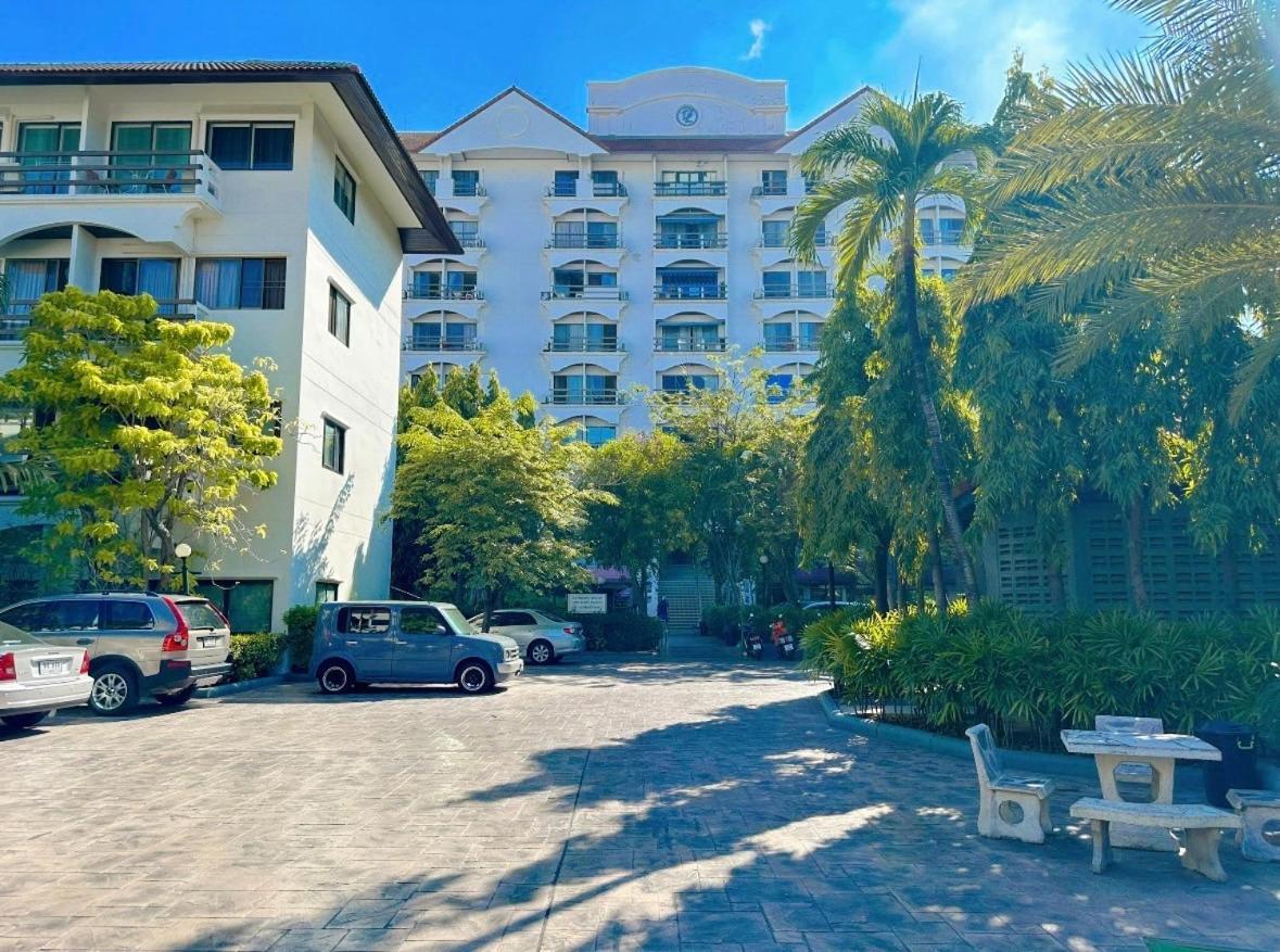 Studio Apartment Diana Estate Condominium Pattaya ภายนอก รูปภาพ